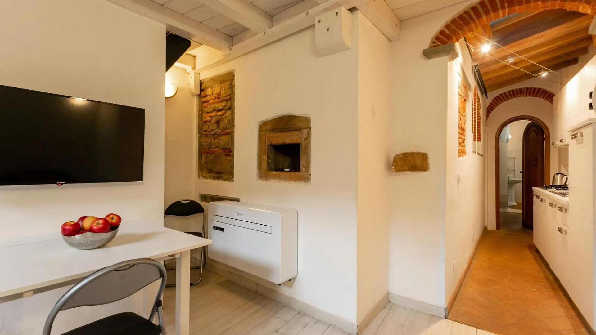 Oltrarno Loft By Halldis Florens Lägenhet
